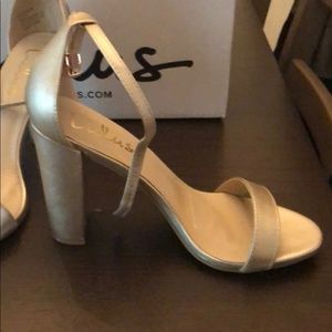 Lulu's Gold Heels Size 8